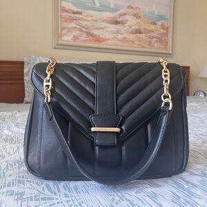 GORGEOUS LEATHER SHOULDER BAG